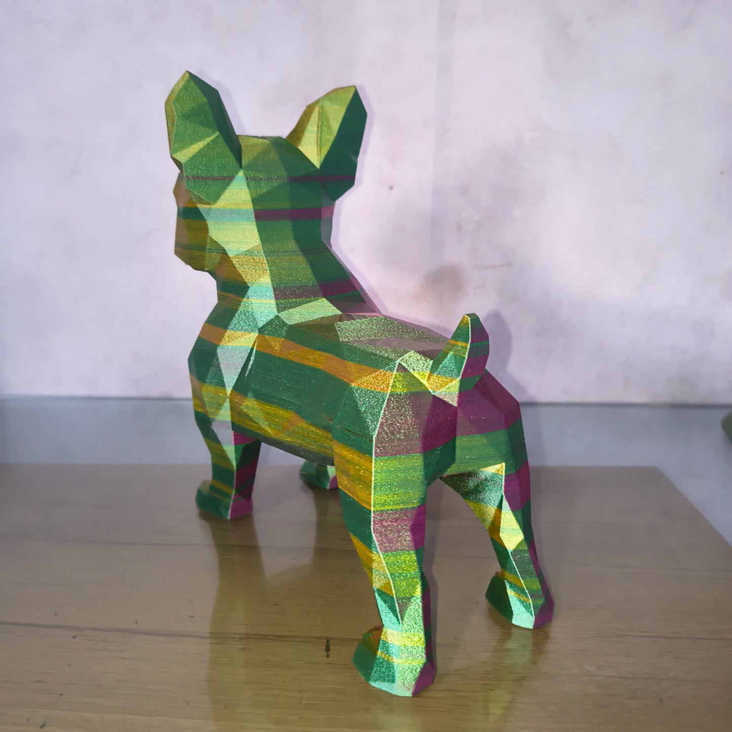 Escultura Cachorro Geométrico Tri Color – 25 cm