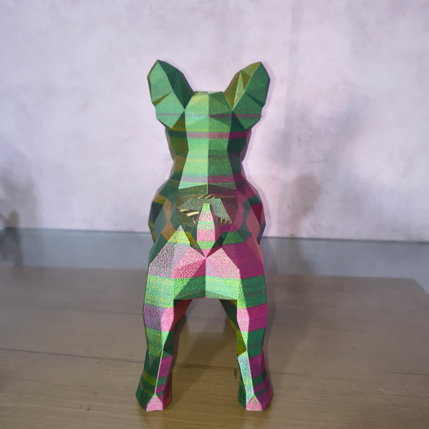 Escultura Cachorro Geométrico Tri Color – 25 cm